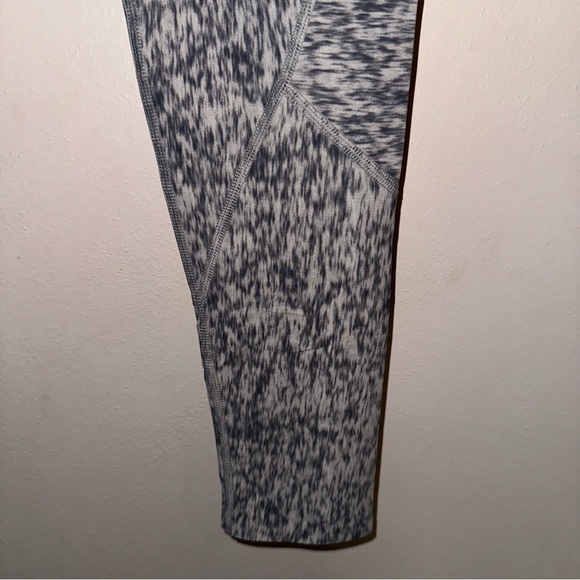 Gymshark and Victoria’s Secret Victoria Sport Total Knockout Leggings Size Small - Picture 12 of 15